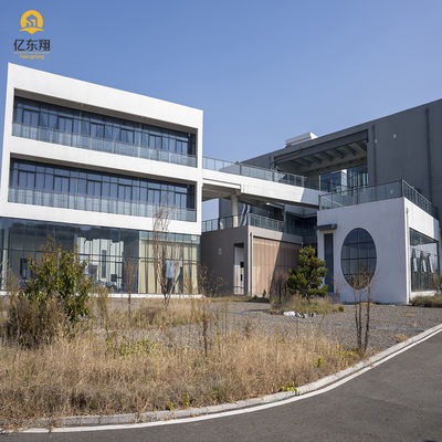 Construction de structures industrielles en acier léger