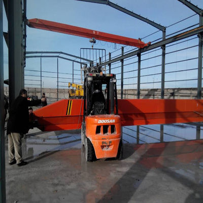 Construction d'un cadre de portail en acier résistant au feu